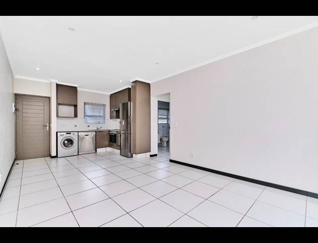 1 BEDROOM APARTMENT FOR SALE IN LONEHILL